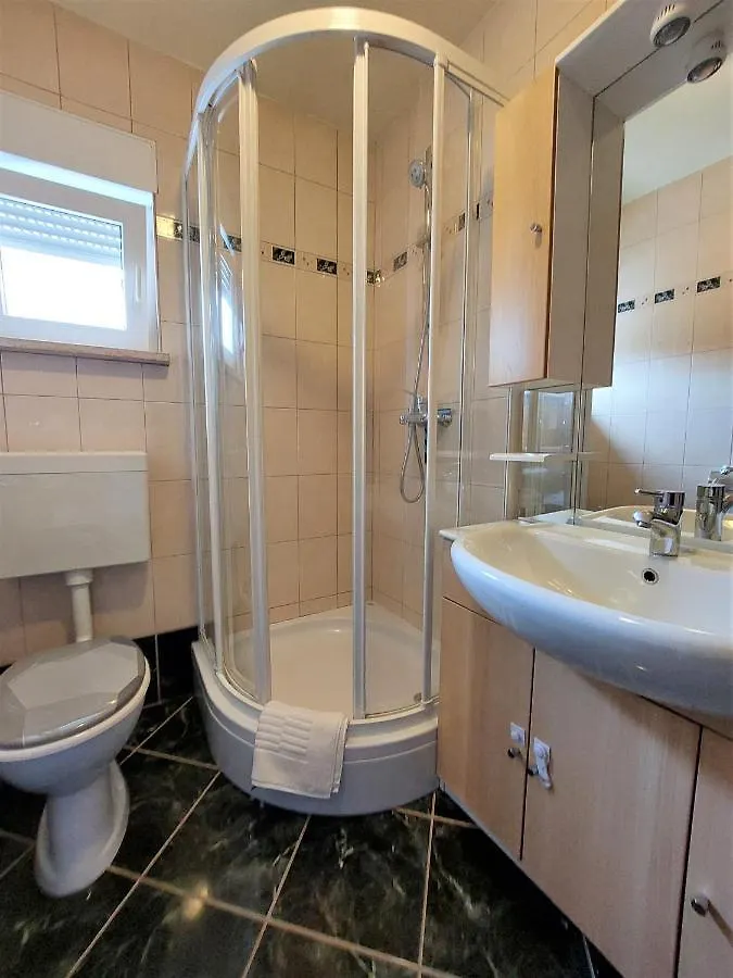 Apartmani Crikvenica 31856 - Peric