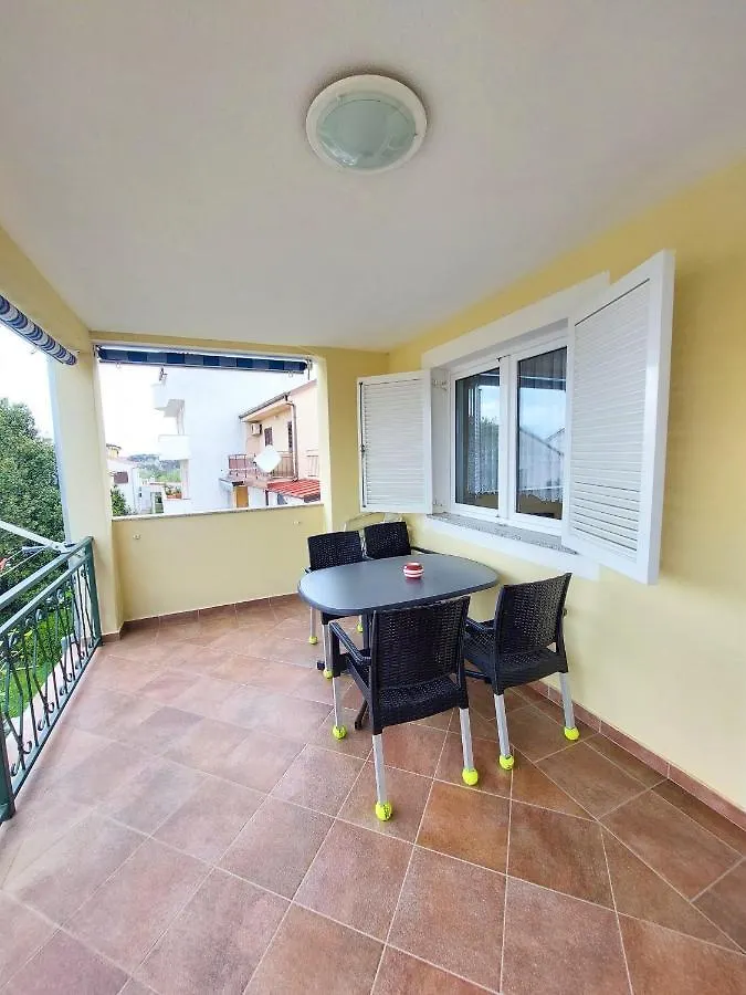 Apartmani Crikvenica 31856 - Peric