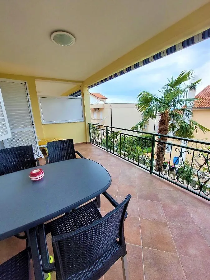 Apartmani Crikvenica 31856 - Peric Apartment